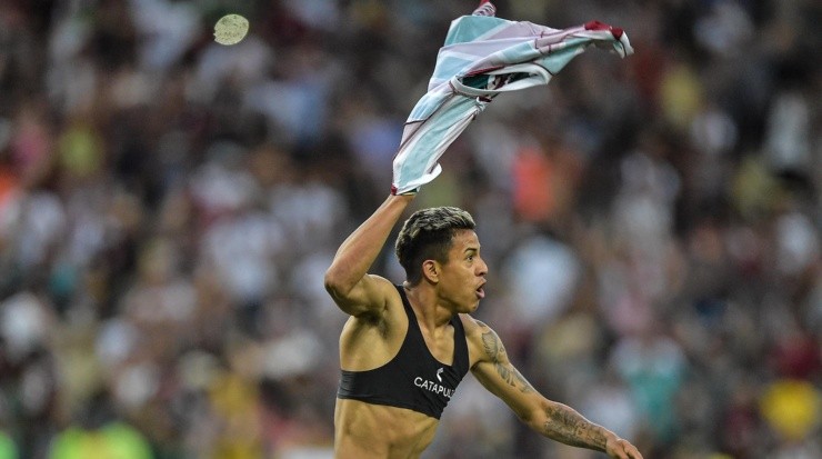 Foto: Thiago Ribeiro/AGIF - Matheus comemorando gol contra o Botafogo.