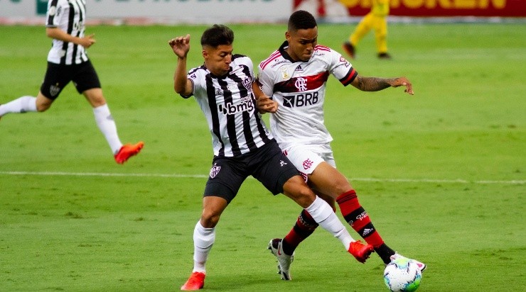 Foto: Fernando Moreno/AGIF - Alan Franco: jogador deve ser vendido pelo Atlético-MG