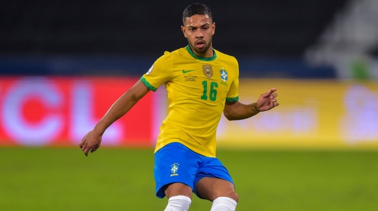 Foto: Thiago Ribeiro/AGIF - Lateral ficou fora da convocação do Brasil para a Copa do Mundo