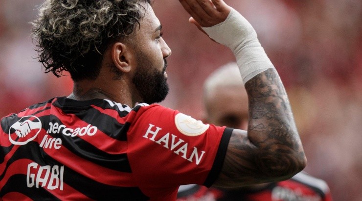 Foto: João Gabriel Alves/AGIF- Havan estampava o nome na região do ombro no uniforme.