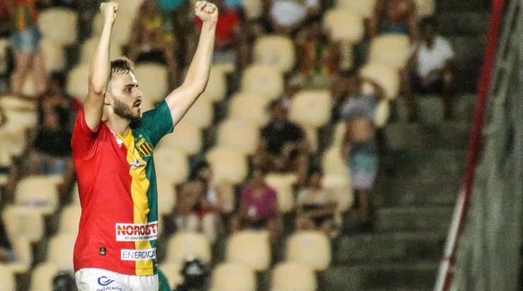 Foto: Ronald Felipe/AGIF - Poveda: alvo do São Paulo se destacou pelo Sampaio Corrêa