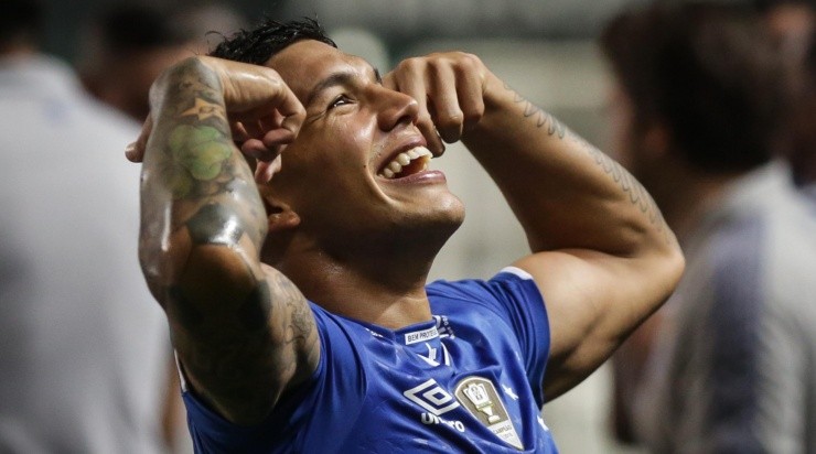 Thomás Santos/AGIF - Romero pela Raposa. 