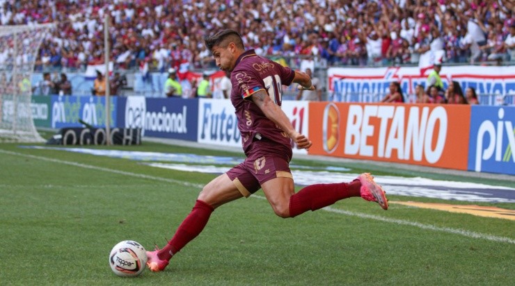 Renan Oliveira/AGIF - Mugni pelo Bahia.