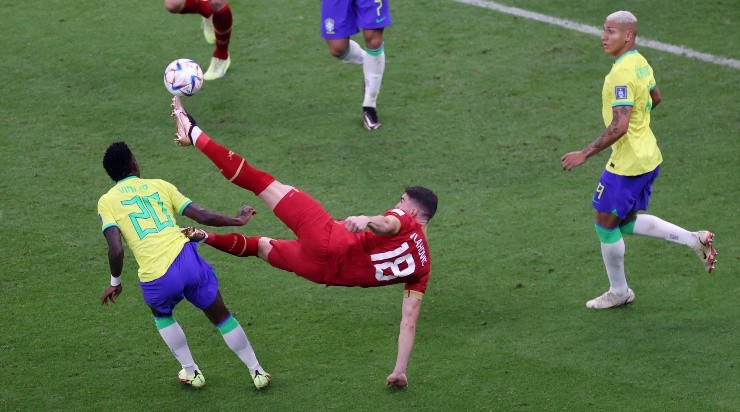 Foto: Michael Steele/Getty Images - Vinícius Júnior deu a assistência para o gol mais bonito da primeira rodada da Copa.