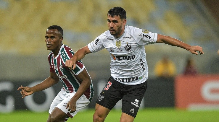 Thiago Ribeiro/AGIF - Alonso no Galo.