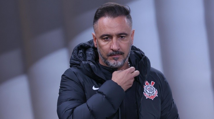  Foto: Marcello Zambrana/AGIF - Treinador está sendo massacrado pela Fiel.