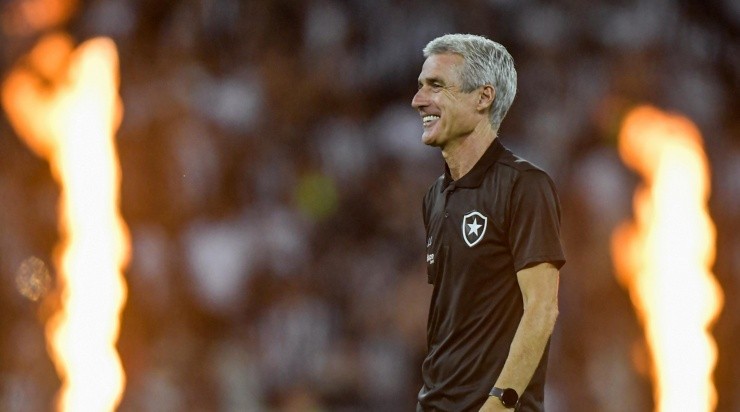 Foto: Thiago Ribeiro/AGIF - Luís Castro já foi treinador do Shakhtar (UCR).