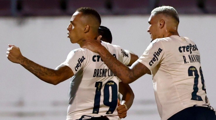 Foto: Thiago Calil/AGIF - Breno Lopes e Rafael Navarro podem chegar no Grêmio.