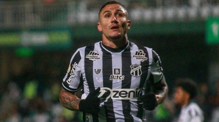 Foto: Gabriel Machado/AGIF - Vina: meia-atacante foi sondado pelo Grêmio