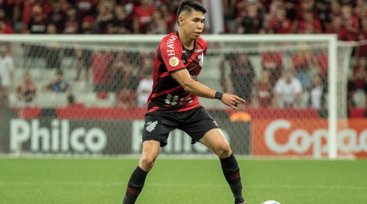 Foto: Robson Mafra/AGIF - Nico Hernández: pode ser negociado pelo Athletico-PR