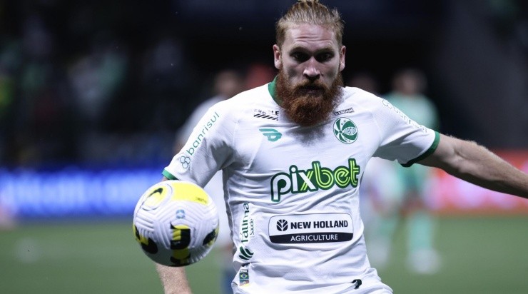 Foto: Ettore Chiereguini/AGIF - Pitta: centroavante paraguaio atuou em 2022 pelo Juventude