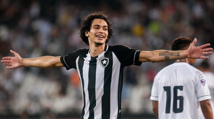 Foto: Vitor Silva/Botafogo/Divulgação - Matheus Nascimento: jovem interessa ao futebol inglês
