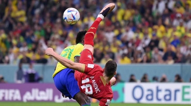 Foto: Laurence Griffiths/Getty Images - Vlahovic é companheiro de Danilo, Bremer e Alex Sandro.