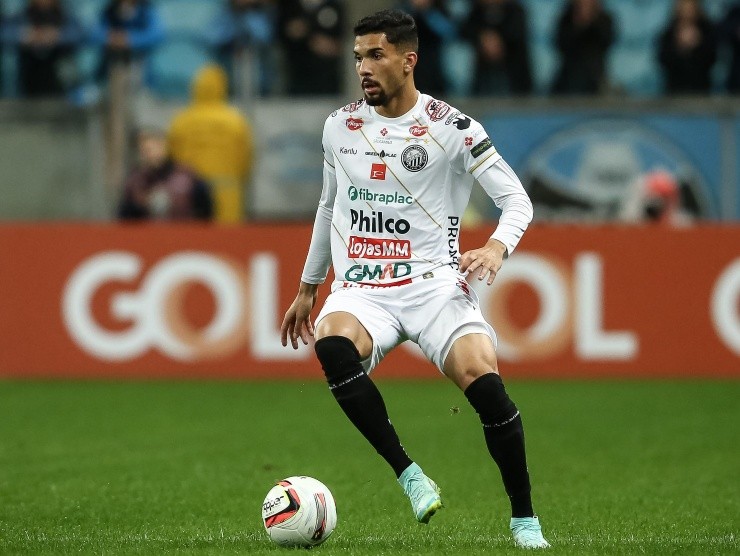 Pedro H. Tesch/AGIF – Paulo Victor atuando pelo Operário-PR em 2022