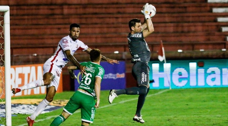 Foto: Rafael Vieira/AGIF - Vagner em ação diante do Timbu.