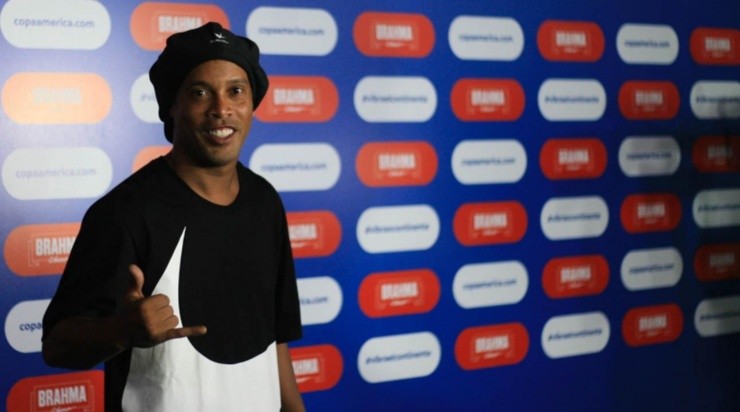 Foto: Jotta de Mattos/AGIF - Ronaldinho ia jogar no Corinthians, mas Assis optou pelo Flamengo.