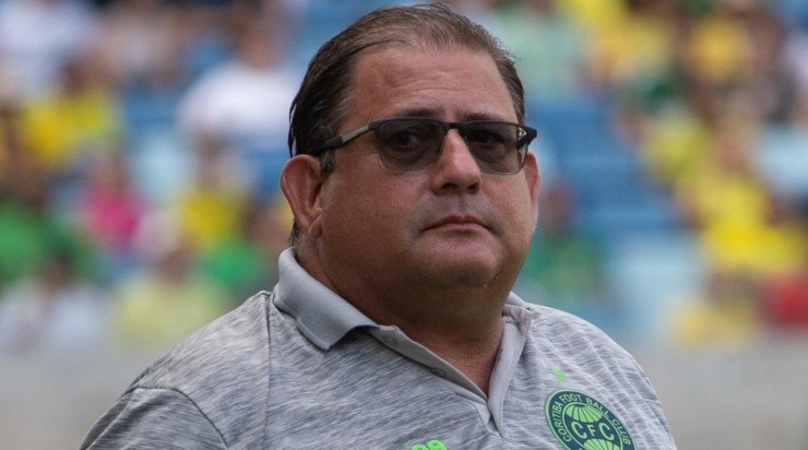 Foto: Gil Gomes/AGIF - Guto Ferreira: técnico está no aguardo de reforços