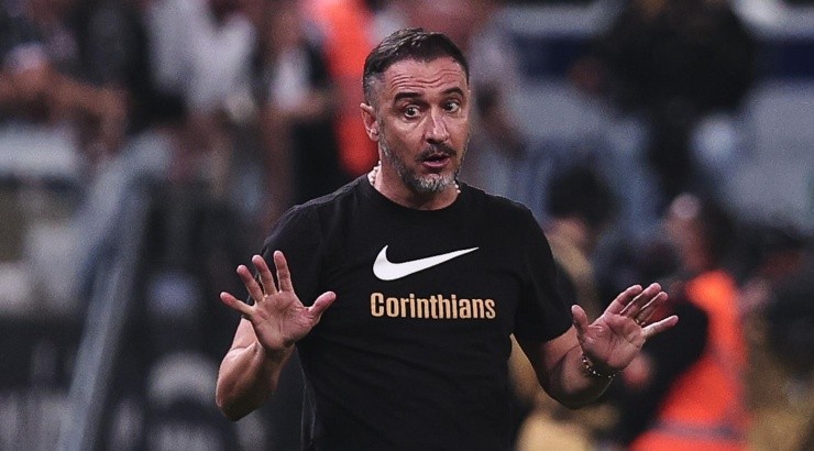  Foto: Ettore Chiereguini/AGIF - Vítor Pereira é considerado um traidor no Corinthians.