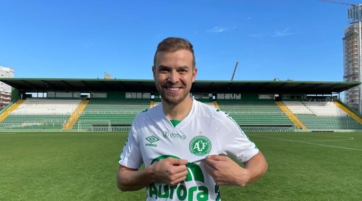 Foto: Reprodução/Alessandra Seidel/ ACF – Thomas Bedinelli quando foi anunciado pela Chapecoense