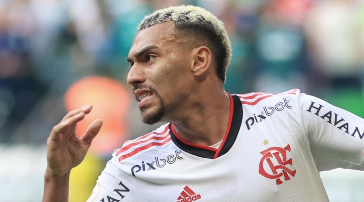  Foto: Marcello Zambrana/AGIF - Matheuzinho não fugiu das perguntas sobre Paulo Sousa no Flamengo.