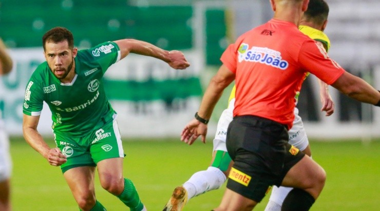 Foto: Luiz Erbes/AGIF - Rodrigo disputou uma temporada completa pelo Juventude.