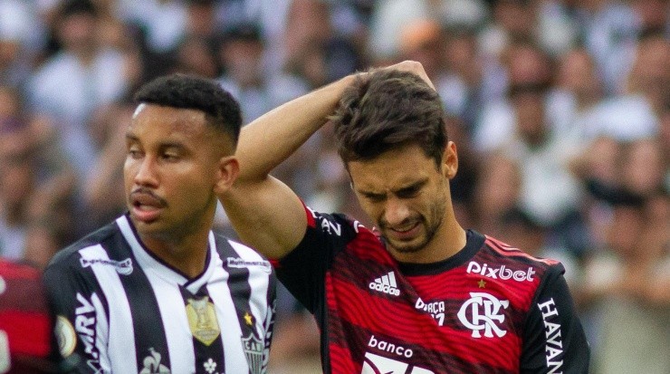 Foto: Fernando Moreno/AGIF - Rodrigo Caio se lamentando contra o Galo.