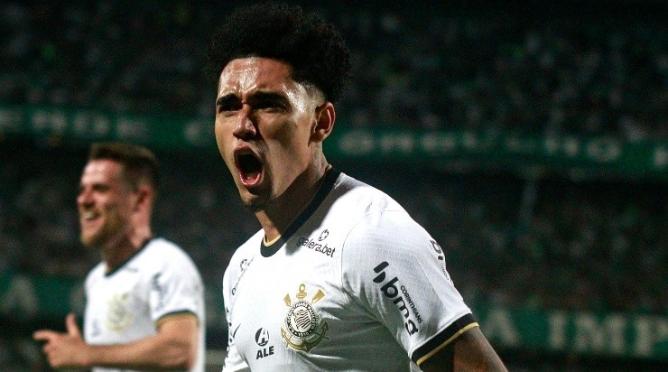  Foto: Gabriel Machado/AGIF - Du Queiroz pode reforçar o Lyon, da França.