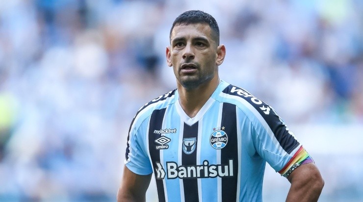 Foto: Pedro H. Tesch/AGIF - Torcedores relembraram de lance de Diego Souza, em 2012