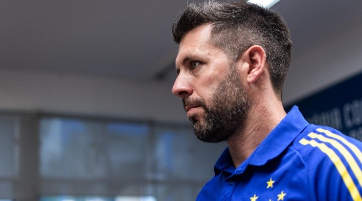 Foto: Gustavo Aleixo/Cruzeiro/Divulgação - Pezzolano: técnico uruguaio tem moral com o investidor do Cabuloso Foto: Gustavo Aleixo/Cruzeiro/Divulgação - Pezzolano: técnico uruguaio tem moral com o investidor do Cabuloso