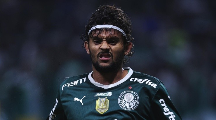 Foto: Ettore Chiereguini/AGIF - Torcida cobra a chegada de um substituto após saída de Scarpa.