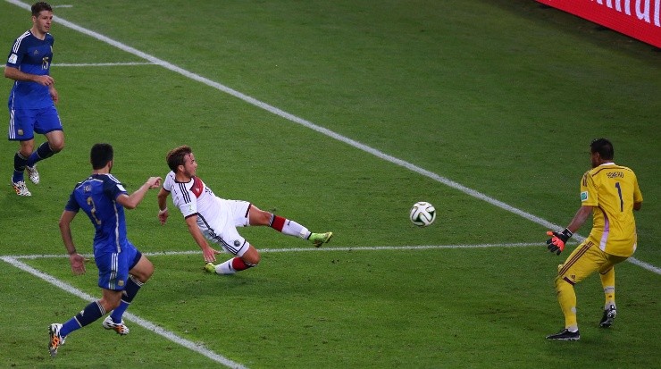 Foto: Robert Cianflone/Getty Images - Mario Gotze foi o autor do gol do título alemão 