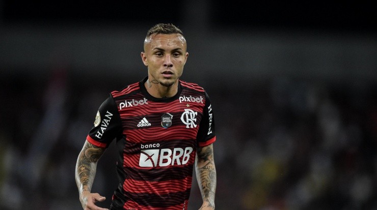 Foto: Thiago Ribeiro/AGIF - Everton Cebolinha poderia interessar ao Corinthians