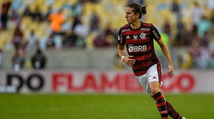 Foto: Thiago Ribeiro/AGIF - Filipe Luís foi tratar de sua lesão nas férias