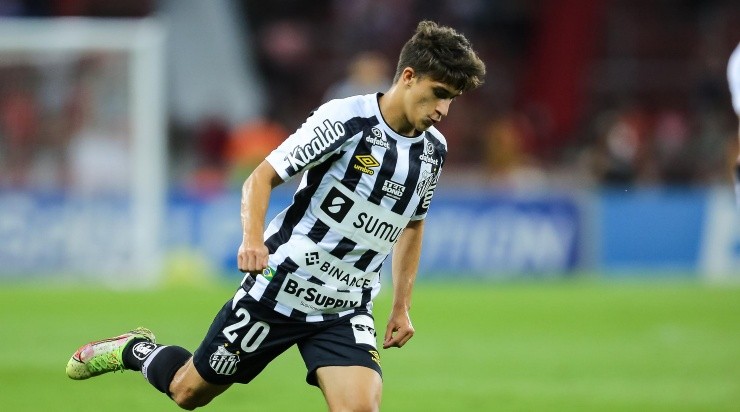 Foto: Pedro H. Tesch/AGIF - Gabriel Pirani está de volta ao Santos