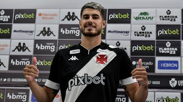 Foto: Thiago Ribeiro/AGIF - Pedro Raul: novo camisa 9 do Vasco foi apresentado oficialmente