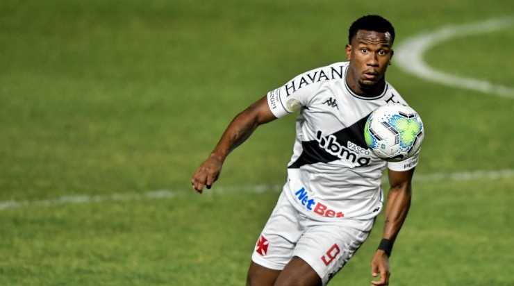 Foto: Thiago Ribeiro/AGIF - Ribamar foi rebaixado com o Vasco em 2020.