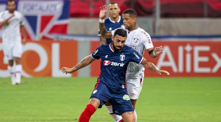 Foto: Pedro Chaves/AGIF - Felipe em ação pelo Fortaleza em 2021.
