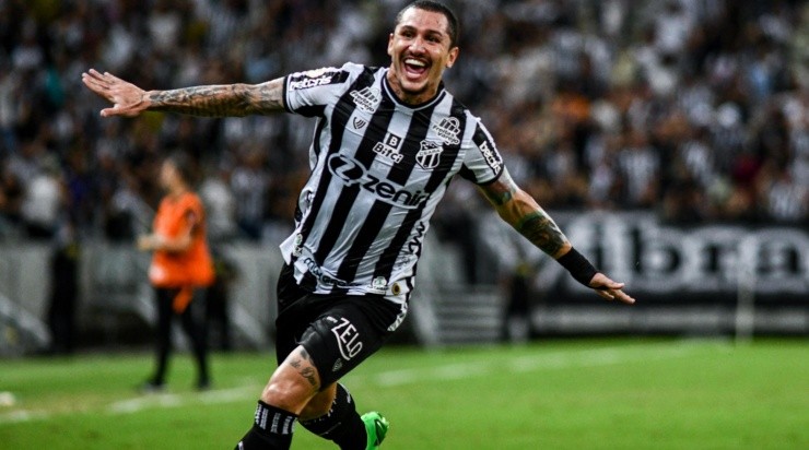 Foto: Kely Pereira/AGIF - Vina já deu muitas alegrias para o torcedor do Vozão