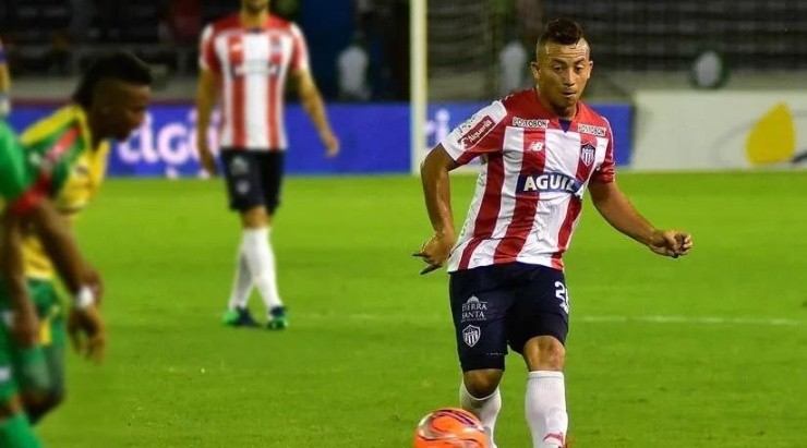 Foto: Divulgação/Junior - Escalante atuando pelo Junior, da Colombia. Foto: Divulgação/Junior - Escalante atuando pelo Junior, da Colombia.