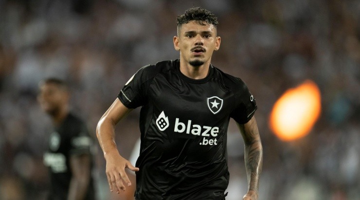 Jorge Rodrigues/AGIF - Tiquinho pelo Botafogo. 