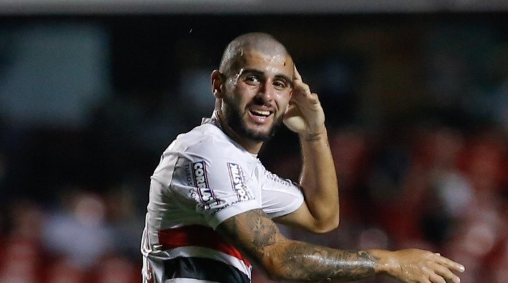 Foto: Marcello Zambrana/AGIF - Liziero em seus primeiros jogos no elenco profissional.