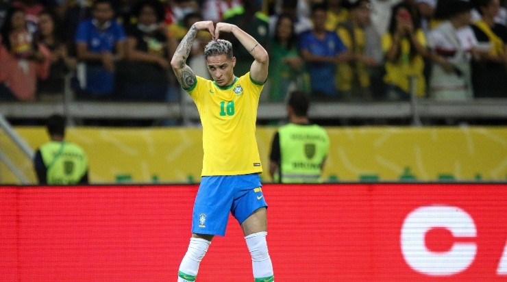 Foto: Fernando Moreno/AGIF - Antony disputou a Copa do Mundo do Catar.