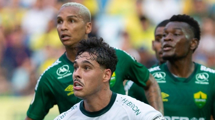 Foto: Gil Gomes/AGIF - Halter em ação contra o Cuiabá.