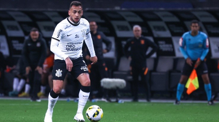 Foto: Marcello Zambrana/AGIF - Maycon: meio-campista tem futuro incerto no Timão Foto: Marcello Zambrana/AGIF - Maycon: meio-campista tem futuro incerto no Timão