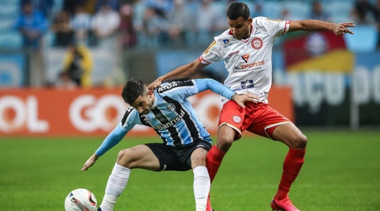 Foto: Pedro H. Tesch/AGIF - Zé Ricardo defendeu o Tombense em 2023