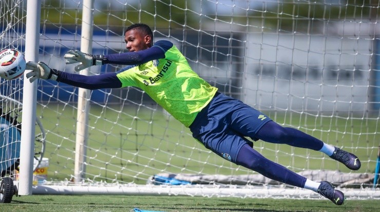 Foto: Lucas Uebel/Grêmio/Divulgação - Adriel: jovem tem a confiança do técnico Renato Portaluppi