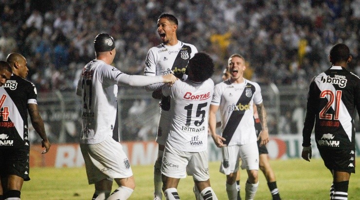 Foto: Rogério Capela/AGIF - Ponte Preta chegou a derrotar o Vasco. 