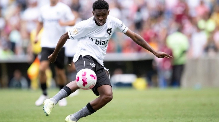 Foto: Jorge Rodrigues/AGIF - O atacante se valorizou muito no Glorioso em 2022