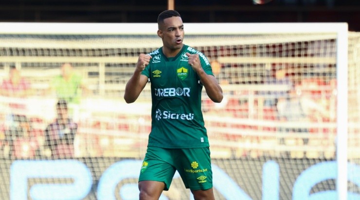 Foto: Marcello Zambrana/AGIF - Jenison teve bons momentos no Cuiabá.