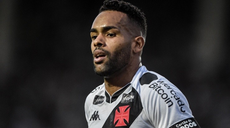 Foto: Thiago Ribeiro/AGIF - Alex Teixeira: atacante não permanecerá no Vasco